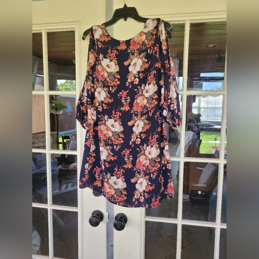 Worn once as a wedding guest dress!